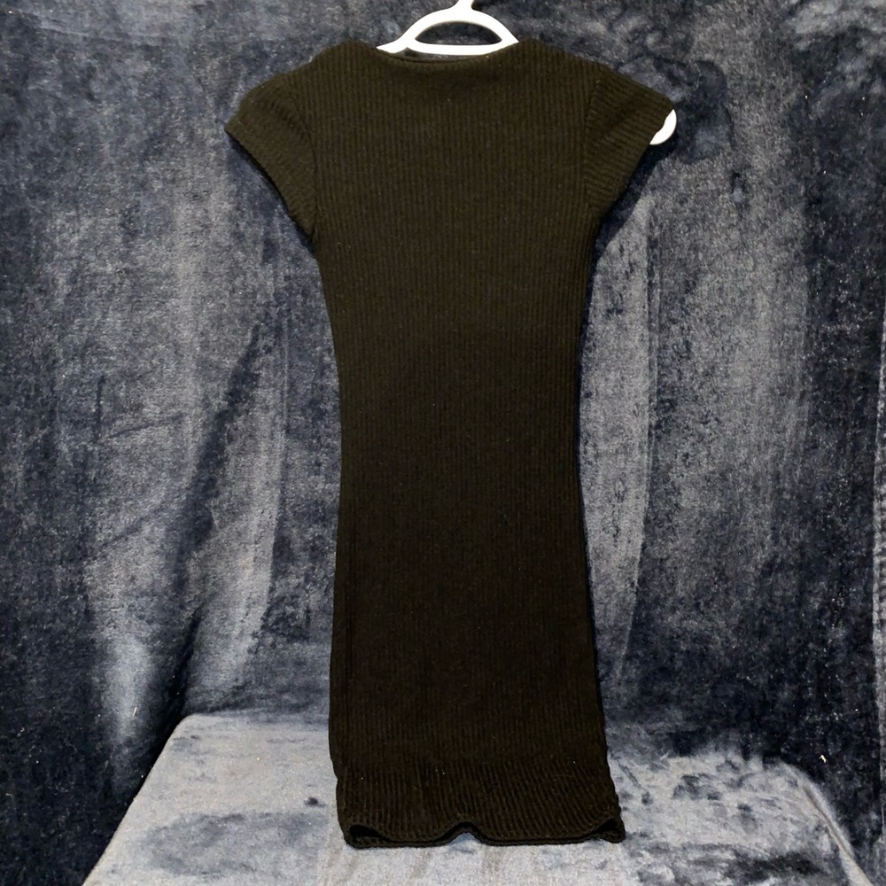 SIMPLE BLACK DRESS - Picture 2 of 2